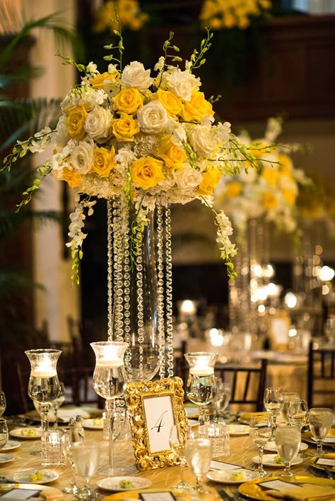 Yellow And White Reception Decor, White And Yellow Party Decor, Yellow White Silver Wedding Decor, Yellow White Wedding Decoration, Yellow And Grey Wedding Decorations, Yellow And Champagne Wedding, Yellow White And Gold Wedding Decor, Elegant Yellow Wedding, Yellow And Beige Wedding