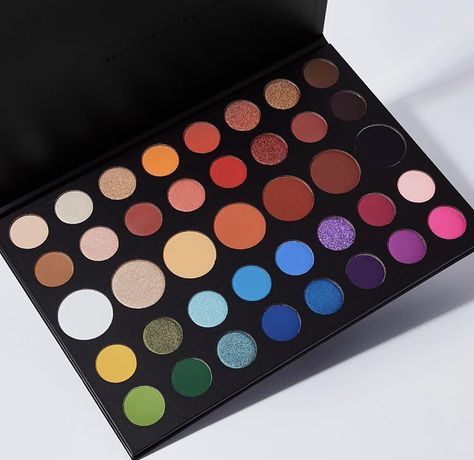 James Charles Morphe Artistry Palette Best Makeup Palettes, Superstay Maybelline, James Charles Palette, Makeup Pallets, Makeup Eyeshadow Palette, Nails Christmas, Ideas Nails, Pink Eyeshadow, Smokey Eyes