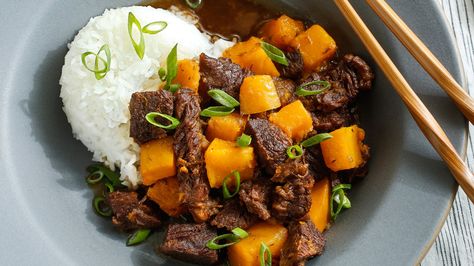 Japanese Beef Stew, Asian Style Beef, Beef Stews, Norwegian Recipes, Soy Ginger, Japanese Beef, American Dishes, Japanese Recipes, Nyt Cooking