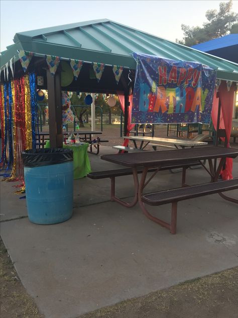 Decorate Pavilion Birthday, Park Ramada Birthday Decorations, Superhero Park Birthday Party, Public Park Birthday Party Ideas, Picnic Shelter Birthday Party, Park Shelter Decorations, Park Shelter Birthday Party, Park Birthday Party Food, Outdoor Park Birthday Party