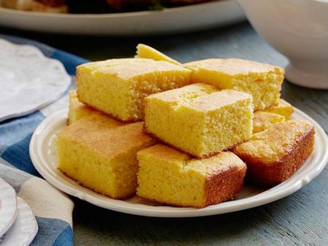 Thanksgiving Corn Bread, Easy Cornbread, Easy Cornbread Recipe, Cornbread Recipes, Bread Biscuits, Moist Cornbread, Buttermilk Cornbread, Cornbread Stuffing, Cornbread Easy