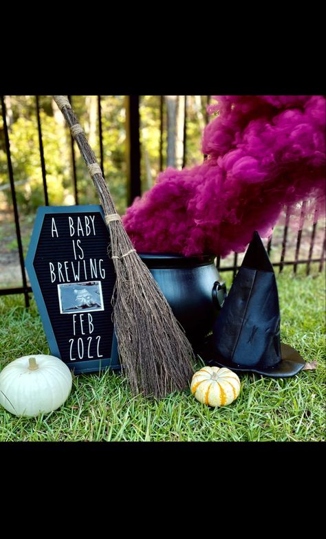 Witch Cauldron Gender Reveal, Jack O Lantern Gender Reveal, Halloween Gender Reveal Pictures, Horror Theme Gender Reveal, Unique Gender Reveal Ideas Fall, Spooky Gender Reveal Ideas For Party, Witch Or Warlock Gender Reveal, Witch Gender Reveal Ideas, October Theme Gender Reveal