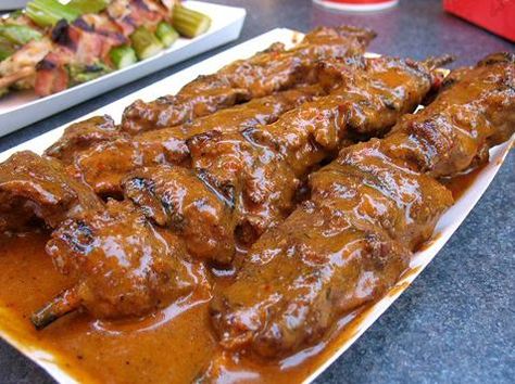 Disneyland Recipes, Shish Taouk, Food Disney, Disney Foods, Beef Skewers, Disney Recipes, Disneyland Food, Skewer Recipes, Spicy Beef