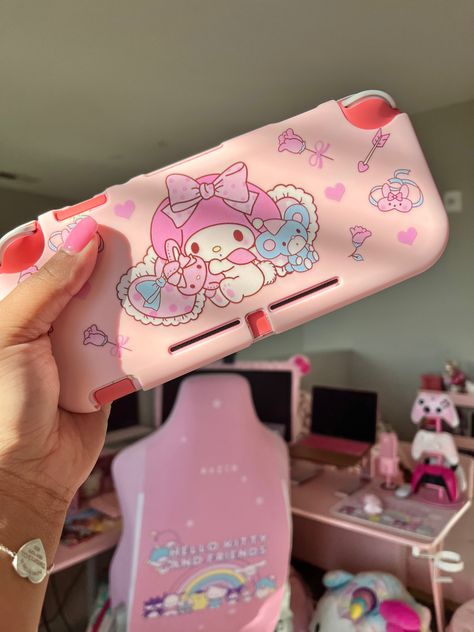 Coral Nintendo Switch Lite Aesthetic, My Melody Nintendo Switch, Pink Switch Lite, Nintendo Switch Lite Aesthetic, Pink Nintendo Switch, Nintendo Case, Nintendo Light, Nintendo Decor, Nintendo Lite