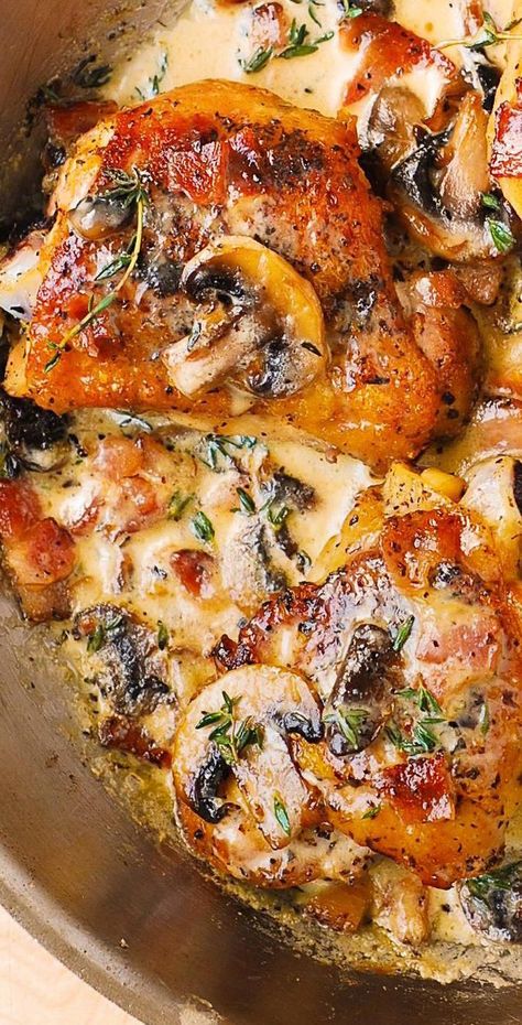 Dinner Ideas With Chicken Thighs, Dinner Ideas With Chicken, Thyme Sauce, Best Chicken Thigh Recipe, Bacon Sauce, Bacon Mushroom, Bacon Stuffed Mushrooms, Chicken Dishes Recipes, Easy Appetizer Recipes