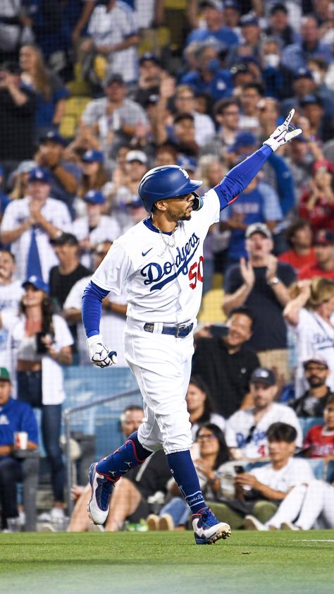 Mookie Betts Aesthetic, Los Angeles Dodgers Wallpapers, Mookie Betts Wallpaper, James Outman, Baseball Motivation, Mlb Baseball Players, Mlb Dodgers, Dodgers Nation, La Dodgers Baseball