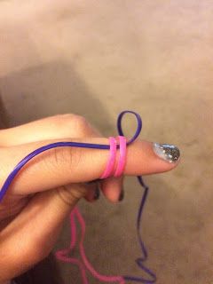 Beauty and Craft Ideas: How to Make a Box Stitch Lanyard Plastic Cord Keychain, Rexlace Keychain Diy, Plastic Lanyard Patterns, Plastic Lace Crafts Tutorials Easy, Boondoggle Instructions, How To Make A Lanyard, Box Stitch Lanyard, Rexlace Crafts, Lanyard Keychain Diy