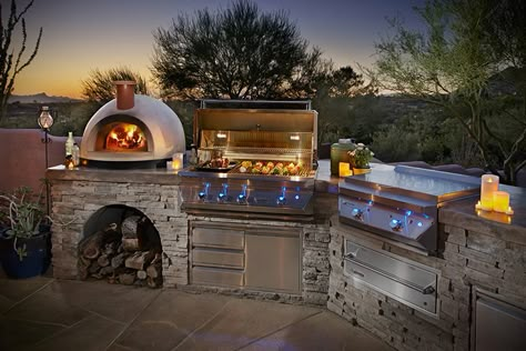 Design Per Patio, Backyard Barbeque, Outdoor Kitchen Countertops, Outdoor Kitchen Decor, Outdoor Kitchen Appliances, Outdoor Pizza Oven, Backyard Kitchen, Outdoor Kitchen Design Layout, Pizza Oven Outdoor