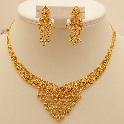 9 Awesome 50 Gram Gold Necklace Designs India Dulhan Bridal, Long Jewellery, Jewellery Simple, Indian Gold Necklace Designs, Dubai Gold Jewelry, Long Haram, Gold Bridal Necklace, Gold Necklace Indian, Gold Jewelry Simple Necklace