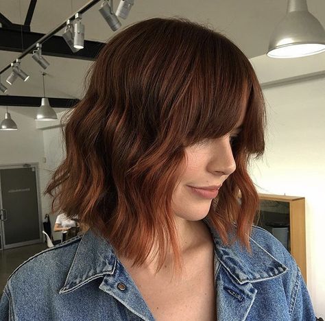 Auburn Short Hair With Bangs, Short Auburn Brown Hair, Short Cinnamon Hair, Redish Brownish Hair Short, Dark Auburn Bob Haircut, Layered Bob Hairstyles For Round Face, Chestnut Brown Hair Short, Copper Brown Bob Hair, Mahogany Bob