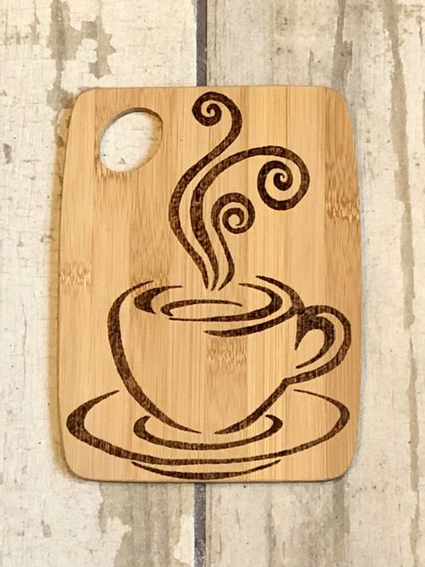 Wood Burning Stencils Free, Pirogravura Ideas, Coffee Pyrography, Cat Wood Burning Ideas, Wood Burning Designs Coasters, Wood Burning Ideas Butterfly, Cat Pyrography Wood Burning, Wood Etching, Beginner Wood Burning