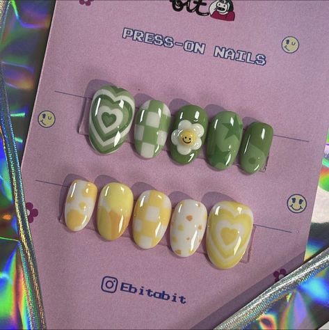 Green and yellow tik tok trendy nails Korea Nail Art, Japan Nail Art, Green Nail Art, Fake Nails Designs, Green Nail Designs, Long Nail Designs, Korean Nails, Blush Nails, Nails 2023