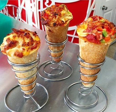 Pizza Cone Recipe, Street Food Business, Pizza Cones, Come Dine With Me, Bakery Design Interior, Bakery Design, Pizza Restaurant, Cheese Fries, Food Yummy