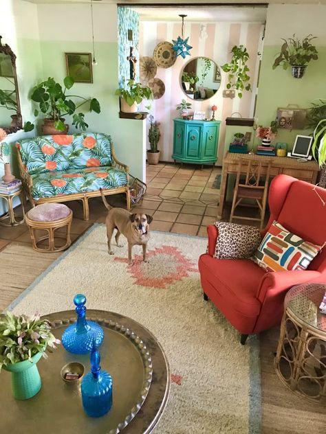 Colorful Florida House Tour Photos | Apartment Therapy Florida Themed Room, Vintage Florida Aesthetic Home, Florida Style Decor, Florida Cottage Interior, Trashy House, Old Florida Decor Interior Design, Florida Decorating Ideas Interiors, Florida House Decor, Vintage Florida Aesthetic