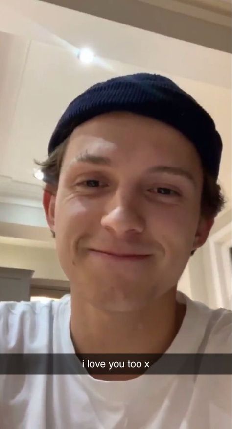 Cool Handshakes, Dr Marvel, Dr World, Tom Holland Imagines, Tom Holland Peter Parker, Tom Holland Spiderman, Tommy Boy, Relationship Goals Pictures, Girl Tips