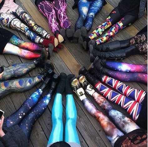 The colors of the world / quiero los UK y Van Gogh! Black Milk Leggings, Cute Leggings, Mode Boho, Galaxy Print, Black Milk, Union Jack, Tight Leggings, Printed Leggings, Look Cool