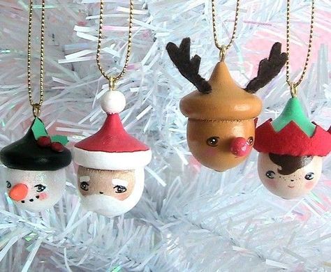 Acorn Xmas Decorations, Wooden Acorn Crafts, Acorn Ornaments Diy, Acorn Christmas Ornaments, Wooden Acorns, Acorn Craft, Acorn Art, Jul Diy, Christmas Diy Kids