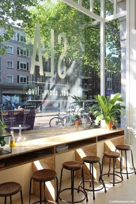 Scenic And Cozy Window Seat Ideas For You (37) Cozy Window Seat, Café Design, Window Bars, Coffee Shops Interior, Home Coffee Bar, Cafe Bistro, Design Websites, Coffee Shop Design, Coffee Shop Decor