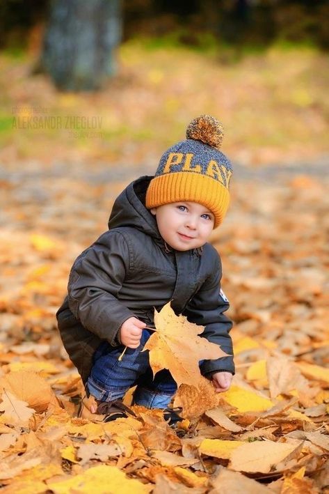 Mother And Son Fall Photo Ideas, Toddler And Baby Photo Ideas, Fall Photo Ideas, Boy Photo Shoot, Toddler Photoshoot, Holiday Photoshoot, Fall Family Pictures, Toddler Fall