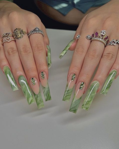 Purple Acrylic Nails Medium Length, Green Set Nails, Green Clear Nails, Jade Green Acrylic Nails, Jade Acrylic Nails, Green Acrilyc Nails, Green Prom Nails Acrylic, Super Long Acrylic Nails, Emerald Acrylic Nails