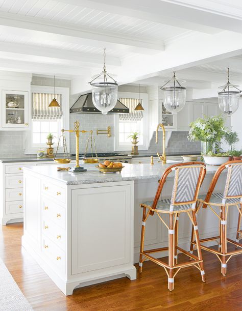 Vote For House & Home’s Best Kitchen Of 2019! - House & Home Above The Kitchen Sink, Sarah Richardson Design, Sarah Richardson, French Bistro, Coastal Kitchen, Kitchen Marble, Cheap Decor, White Cabinets, Breakfast Room