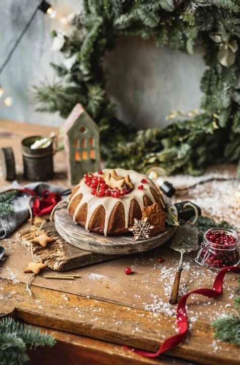 Christmas Food Photography, Bee Cupcakes, Cake Photography, What Is Christmas, Xmas Food, Bundt Cakes, Christmas Photography, Noel Christmas, Food Festival