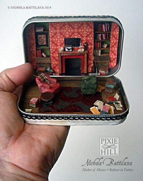 221B Baker Street Altoid Tin - Imgur Tiny Stuff, Miniature Stuff, Altoid Tin, Mind Palace, Altoids Tins, Altered Tins, Mint Tins, 221b Baker Street, Tin Art