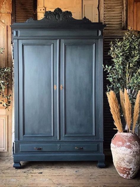 This ornate free-sanding wardrobe was painted by Annie Sloan Stockist Louisa Grace Interiors in Sussex, UK. They used Chalk Paint® furniture paint in a mix of Aubusson Blue and Graphite to create this deep navy turquoise colour. In their shop of French shutters and vintage style ornaments. Chalk Paint Wardrobe, Annie Sloan Chalk Paint Aubusson Blue, Aubusson Blue, Chalk Paint Furniture Diy, Armoire Makeover, Blue Painted Furniture, Painted Armoire, Painted Wardrobe, Blue Chalk Paint