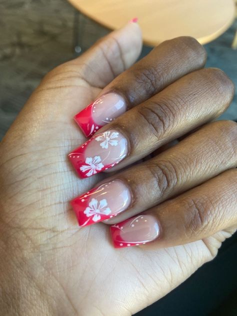 Summer Nails Not French Tip, Short French Summer Nails, Cute Red Nail Designs Simple, French Nails With Hawaiian Flower, Red Short Nails Ideas Summer, Red Acrylic Nails Summer, Cute Nails Tropical, Hawaiian Manicure Ideas, Cute Flower Acrylic Nails