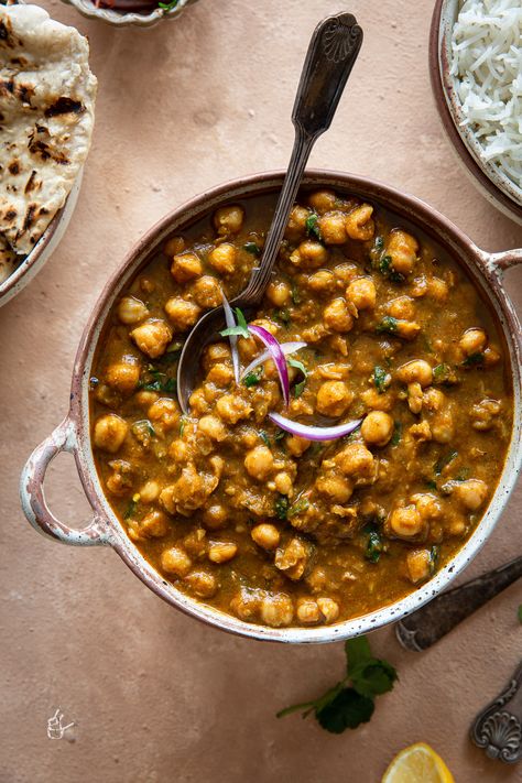 Chana Saag (Indian Chickpea Spinach Curry) | J Cooking Odyssey Chana Saag Recipe, Indian Mint Sauce, Chickpea Spinach Curry, Chana Saag, Chickpea Spinach, Saag Recipe, Chickpea And Spinach Curry, Vegan Chickpea Curry, Jeera Rice