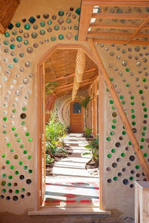 Earth Dome, Cottage Architecture, Earth Ship, Casa Hobbit, Earth Bag Homes, Earthship Home, Mud House, Eco Architecture, Casa Vintage