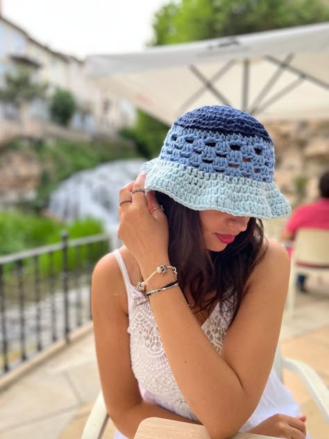 Crochet bucket hat colours of the sea beach wear summer time Blue Bucket Hat Crochet, Bucket Hat Tejido, Bob Crochet, Crocheted Bucket Hat, Bucket Hat Crochet, Blue Bucket Hat, Crochet Bag Tutorials, Crochet Bucket, Crochet Bucket Hat