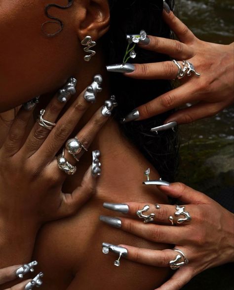 Body Jewelry Photoshoot, Rings Editorial Photography, Jewellery Editorial Fashion Photography, Jewellery Campaign Editorial, Vogue Jewellery Editorial, Jewelry Product Shots, Creative Jewelry Photography, Jewelry Photography Styling, Jewelry Editorial