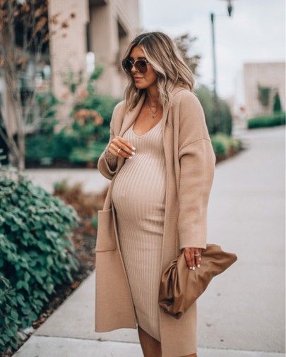 Maternity style, maternity fashion wearing size small http://liketk.it/2W6uh #liketkit @liketoknow.it Pregnacy Fashion, Prego Outfits, Fall Maternity Outfits, Casual Maternity Outfits, Winter Maternity Outfits, Maternity Clothes Summer, Trendy Maternity Outfits, Preggo Fashion, Maternity Chic