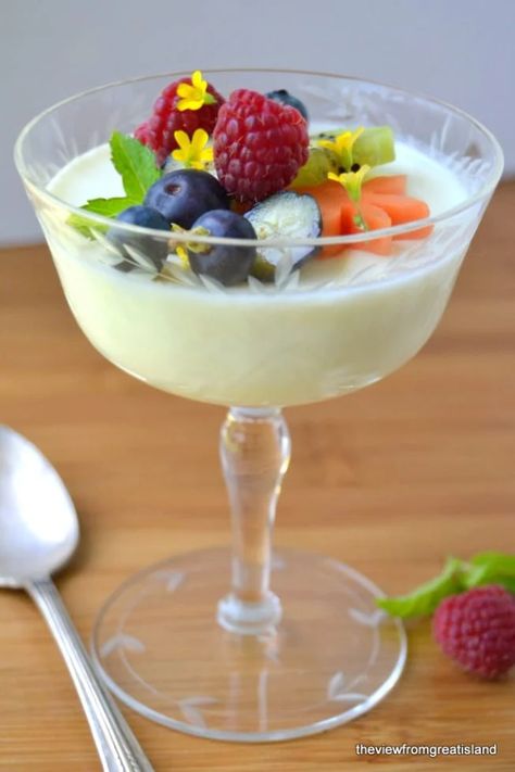 Lemon Panna Cotta, Delicious Lemon Desserts, The View From Great Island, Spring Dessert, Panna Cotta Recipe, Spring Desserts, Lemon Desserts, Köstliche Desserts, Mini Desserts