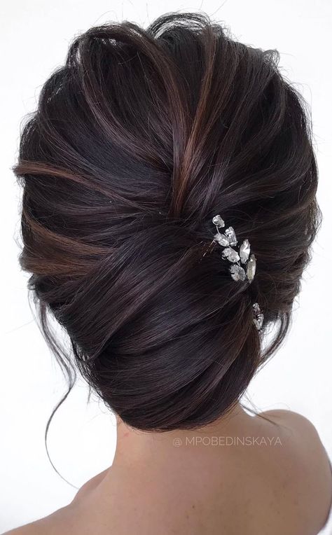 Indian Mother Hairstyles For Wedding, Wedding Hairstyles Dark Hair Updo, Elegant Updo Dark Hair, 50s Wedding Hair, Bridal Updo Dark Brown Hair, Sleek Mother Of The Bride Hair, Mother Of The Bride Hair Black Crystal Hair Comb, Wedding Hair Up, Bridal Hairdo