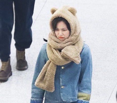 Jennie Bear Hat, Pfp Jennie, Harry Styles Funny, Roseanne Park, Seoul Fashion, Bear Hat, Blackpink Funny, Chapati, Jennie Kim Blackpink