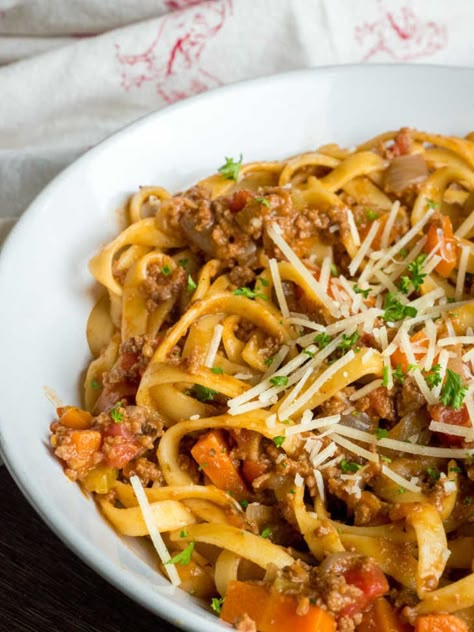 One-Pot Pasta Bolognese | 12 Tomatoes Easy Spaghetti Bolognese Recipe, Steak Preparation, Weeknight Pasta Bolognese, Authentic Spaghetti Bolognese, Quick Spaghetti Bolognese, One Pot Pasta Bolognese 12 Tomatoes, Instant Pot Spaghetti, Pasta Bolognese, Healthy Instant Pot Recipes