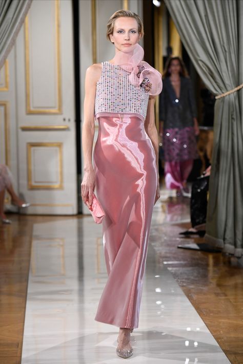 Armani Privé Couture Fall 2021 [PHOTOS] – WWD Armani Couture, Armani Prive Couture, Armani Haute Couture, Armani Couture Gowns, Armani Prive Haute Couture, Armani Gowns, Armani Prive Fall 2022, Armani Prive, Pink Tulle