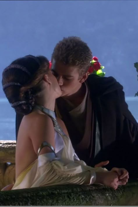 Tunisia Travel, Jedi Lightsaber, Star Wars Attack Of The Clones, Star Wars Padme, Anakin And Padme, Star Wars Anakin, Star Wars Love, Padme Amidala, Mazzy Star