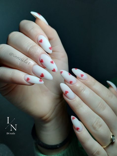 Valentine nails White Chrome Nails With Hearts, Milky White Nails With Heart Design, Milky White Nails With Red Hearts, Nail Ideas Red And White, White Nails With Red Heart, White Nails With Hearts, White Nails With Heart, Cute Nails White, Nail Ideas Red