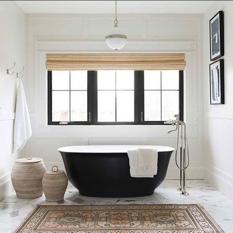 Vivir Design (@vivirdesign) • Instagram photos and videos Mcgee Bathroom, Studio Mcgee Bathroom, Black Bathtub, Bathroom Lighting Design, Marble Bathroom Floor, Master Bath Design, Black Tub, Instagram Bathroom, Interior Minimalista