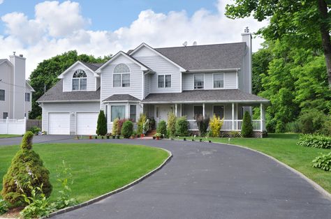 Half Circle Driveway, Blacktop Driveway, Driveway Materials, Belgian Block, Circle Driveway, Brick Border, Brick Driveway, Driveway Installation, Asphalt Driveway