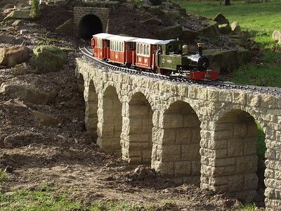 Garden Train, Garden Trains, Old Bridges, Garden Railroad, Garden Exterior, Model Railway Track Plans, Garden Railway, Railway Bridges, Railway Track