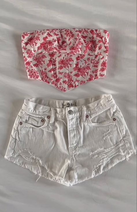 Cute Pinterest Outfits Summer, Basic Fits Summer, Dream Wardrobe Outfits, Tsitp Style, Tsitp Outfit Ideas, Obx Outfit Ideas, Laid Out Outfits, Mexico Summer Outfits, Cute Cruise Outfits