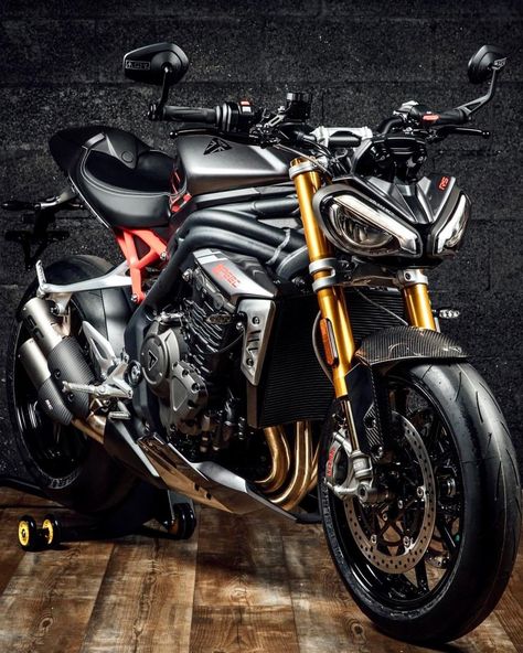 Triumph Speed Triple 1200 Rs, Triumph Triple, Naked Bikes, Triumph Street Triple 675, Street Triple 675, Triumph Motorcycle, Triumph Speed Triple, Speed Triple, Triumph Street Triple