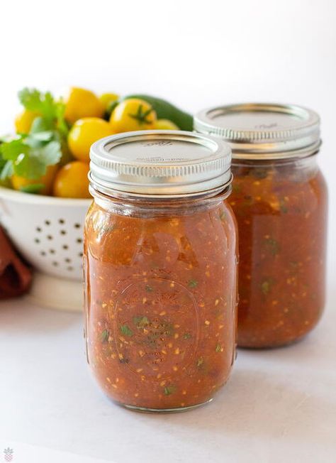 Easy Roasted Cherry Tomato Salsa Recipe For Canning Best Canned Salsa Recipe, Roasted Cherry Tomato Salsa, Cherry Tomato Salsa Recipe, Tomato Salsa Canning, Freeze Salsa, Salsa Recipe For Canning, Pineapple Chili, Roasted Salsa Recipe, Can Recipes