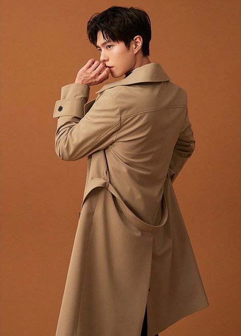 Coat Poses Men, Coat Art Reference, Poses With Coat, Trench Coat Reference, Coat Poses, Coat Reference, Folds Reference, Male Reference Poses, Male Pose Reference