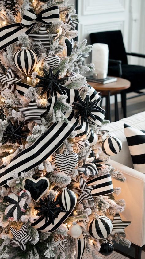 Discover 10 elegant black and white Christmas decor ideas to elevate your holiday style. From chic tree designs to classy table settings, get inspired! Black And White Themed Christmas Tree, White Tree Black Decorations, Black White Christmas Tree Ideas, Decorating Black Christmas Tree, Houndstooth Christmas Tree, Monochrome Christmas Tree, Harlequin Christmas Tree, Christmas Black And White Aesthetic, Christmas Tree White And Black