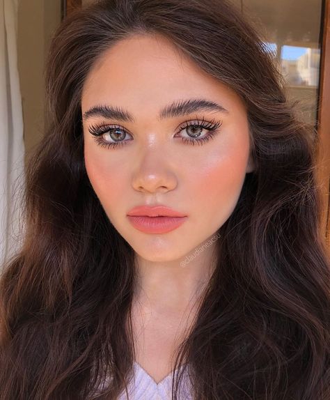 Claudia Neacsu on Instagram: “A peach @coroceacodruta 🍑 Lips @ctilburymakeup Lipstick Super Cindy  #glowing #featherbrows #hydratedlips  #juicylips #allabouttheskin…” Claudia Neacsu, Seasonal Analysis, Feathery Brows, Makeup Demo, Daytime Makeup, Summer Makeup Trends, Peach Makeup, Makeup Tip, Summer Makeup Looks